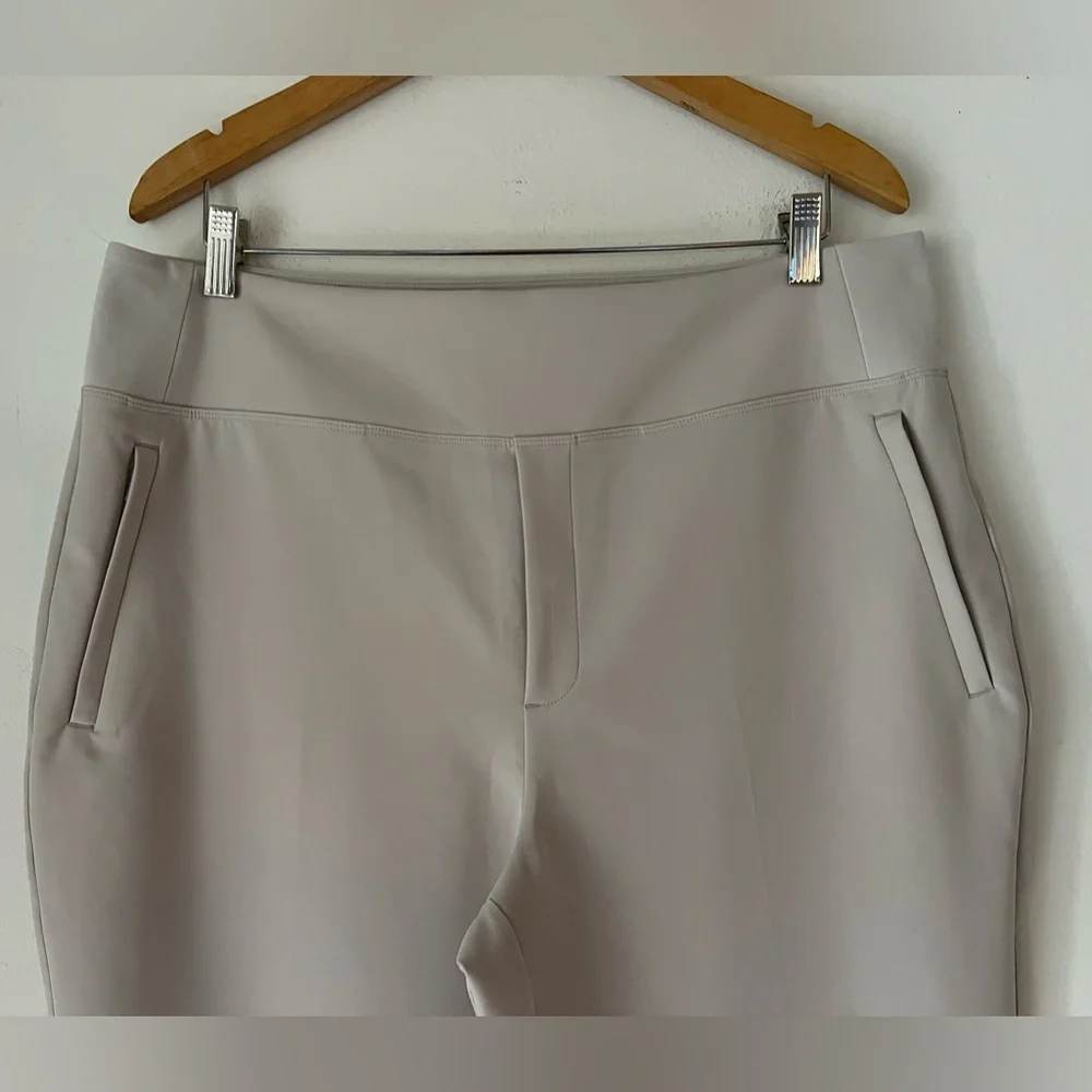 Athleta Endless High Rise Pull on Pants In Abalone Gray Size 16 Elastic Waist